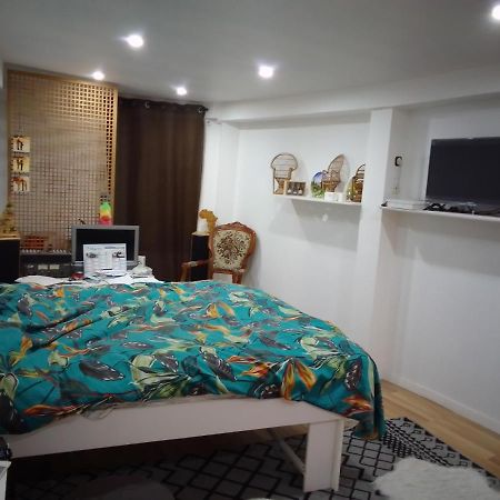 Chambre Chez L'Habitant Saint-Pierre-le-Moutier ภายนอก รูปภาพ