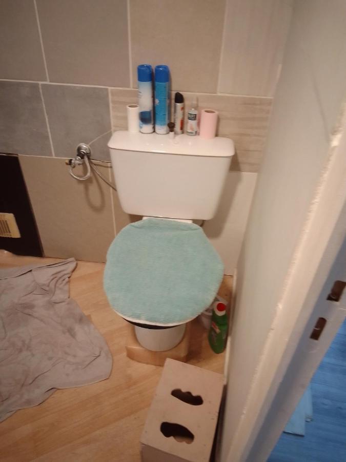 Chambre Chez L'Habitant Saint-Pierre-le-Moutier ภายนอก รูปภาพ