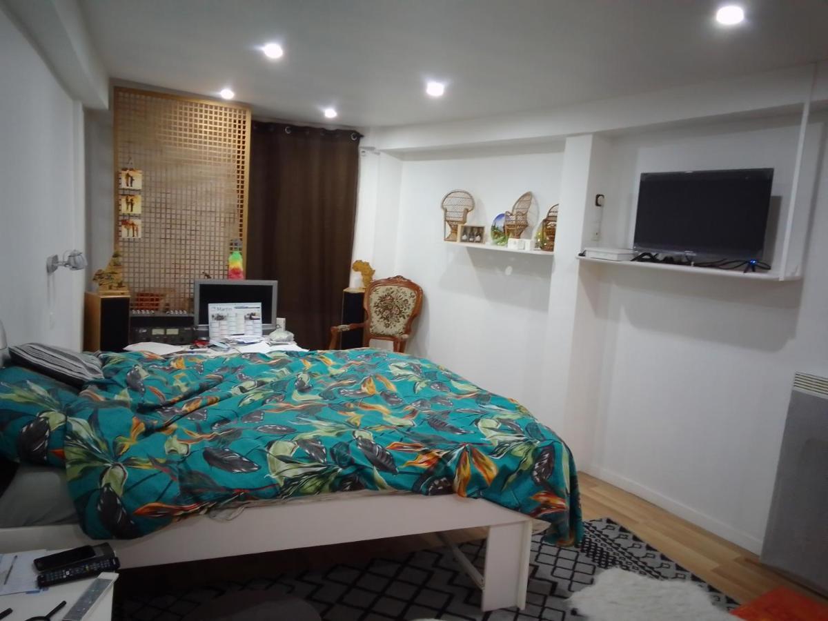 Chambre Chez L'Habitant Saint-Pierre-le-Moutier ภายนอก รูปภาพ