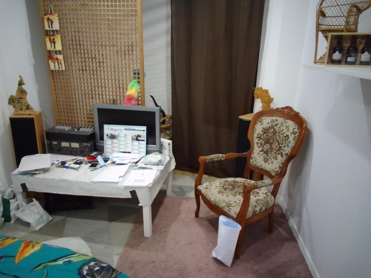 Chambre Chez L'Habitant Saint-Pierre-le-Moutier ภายนอก รูปภาพ
