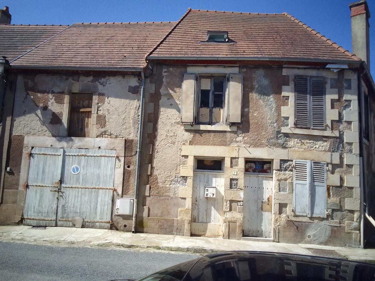 Chambre Chez L'Habitant Saint-Pierre-le-Moutier ภายนอก รูปภาพ