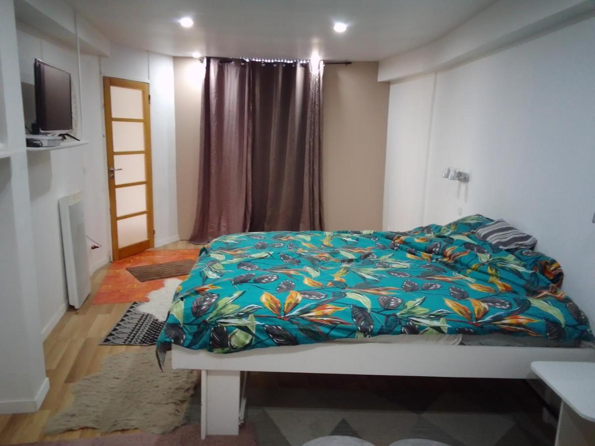 Chambre Chez L'Habitant Saint-Pierre-le-Moutier ภายนอก รูปภาพ
